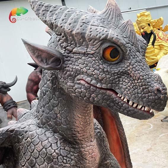 Dragão da decoração do parque de diversões