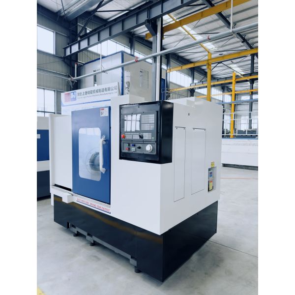 XT05-360 CNC Turning Center 45 Degree Inclined Saddle 8 12 Tool Positions Heavy Duty Industrial