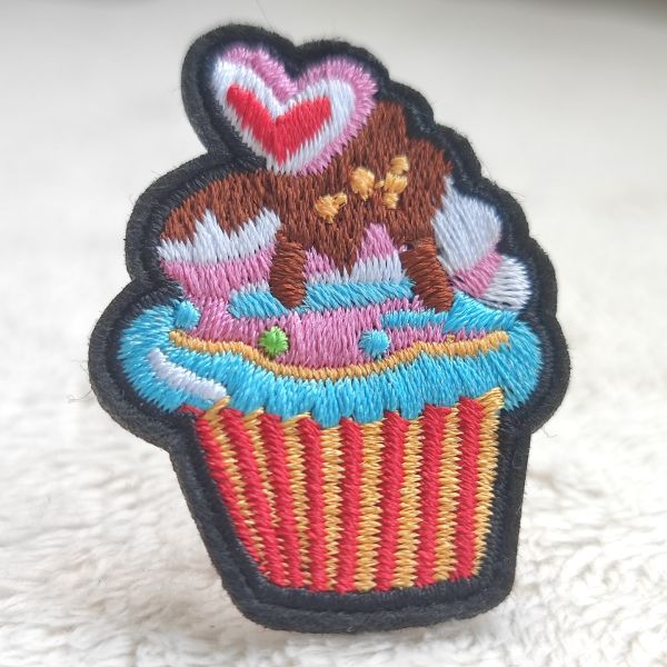 Custom High Quality Embroidery Patches Clothing Labels for Garments