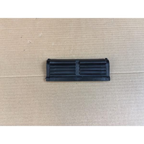FSR FRR Bumper Step Set Left 1712600811 Middle 1712600821 Right 1712600801 Plastics Isuzu Body Parts
