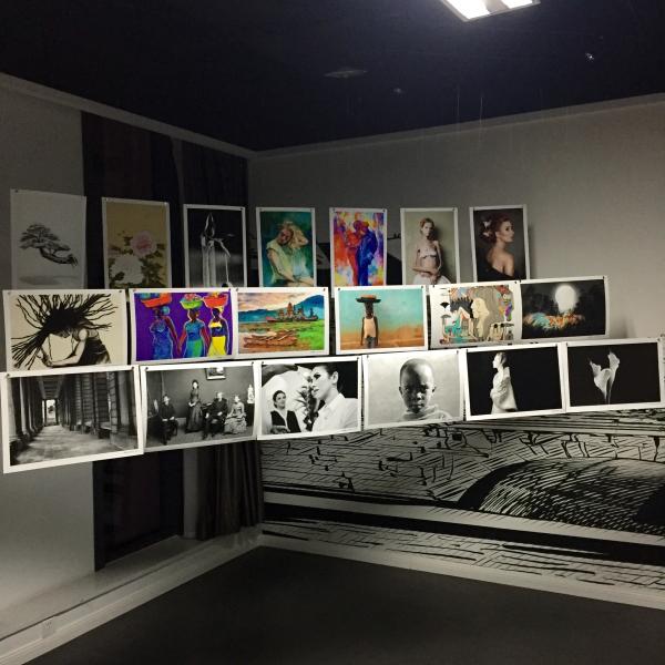 1.2mm Thickness Acrylic Photo Frames Frameless Picture Frames 1200mm * 914mm