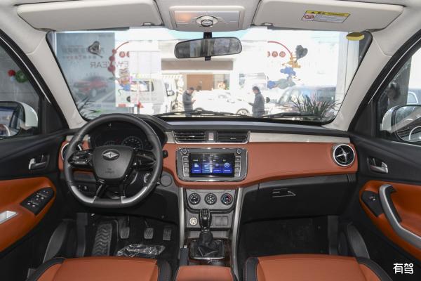 New LUXURY BAIC Ruixiang X3 Gasoline SUV A/T For Family