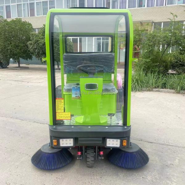 Barredora de piso multifunción eléctrica para calles y carreteras montada en camión con cuatro ruedas