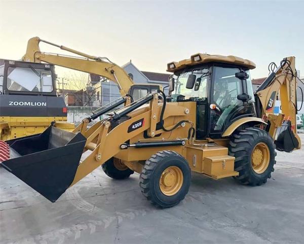 7 toneladas Carga nominal Excavadoras CAT 420F Em bom estado 7000-8000 kg Peso da máquina