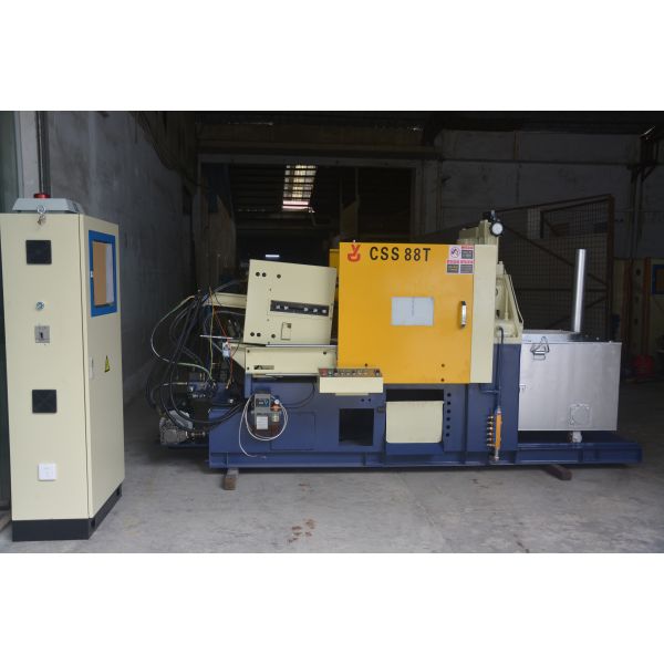 Hot Injection Die Casting Machine For Zamak Components Hardware 880kN Clamping Force PLC Control