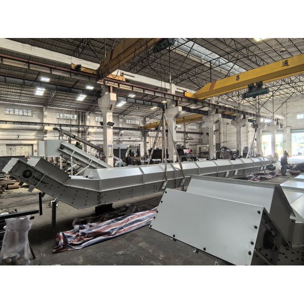 Industrial Use Chain Plate Conveyor With Large Conveying Capacity