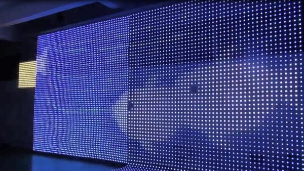 P62.5 écran publicitaire extérieur à grande grille écran à grille lumière pixel