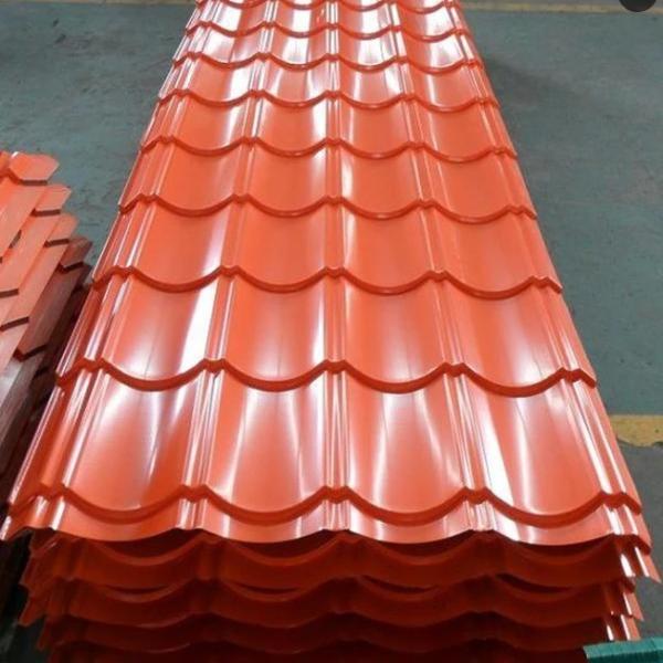 Plaque d'acier de couleur de qualité Zinc Aluminium Carreaux de toiture en métal pour toiture en tôle ondulée