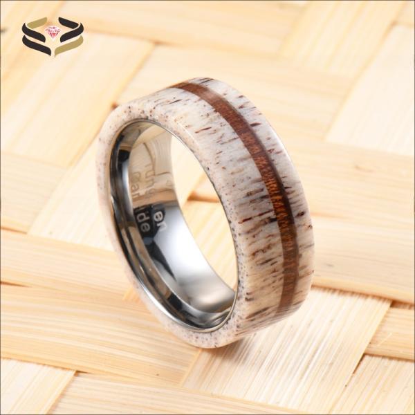 L'anneau de mariage géométrique 8mm avec bois Koa L'anneau de mariage en tungstène pour homme Cadeau idéal pour les occasions spéciales