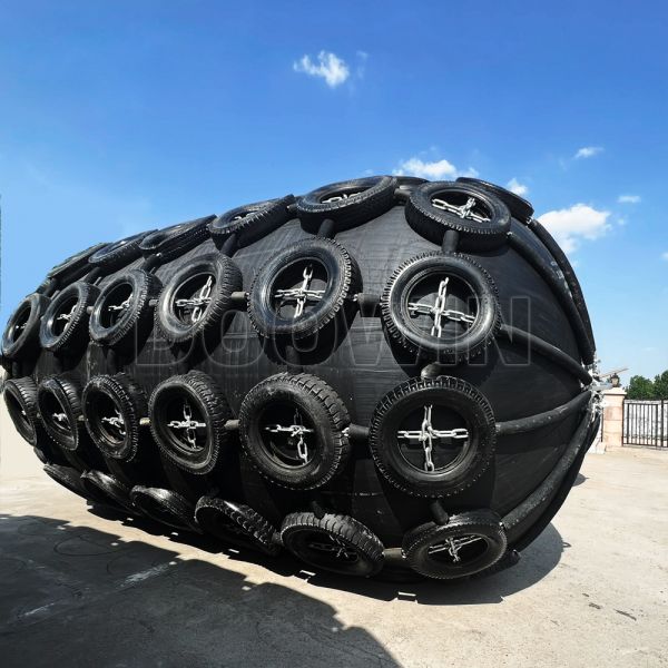 Pneumatic Marine Dock Fender Puncture Resistant Black Yokohama Floating Fenders