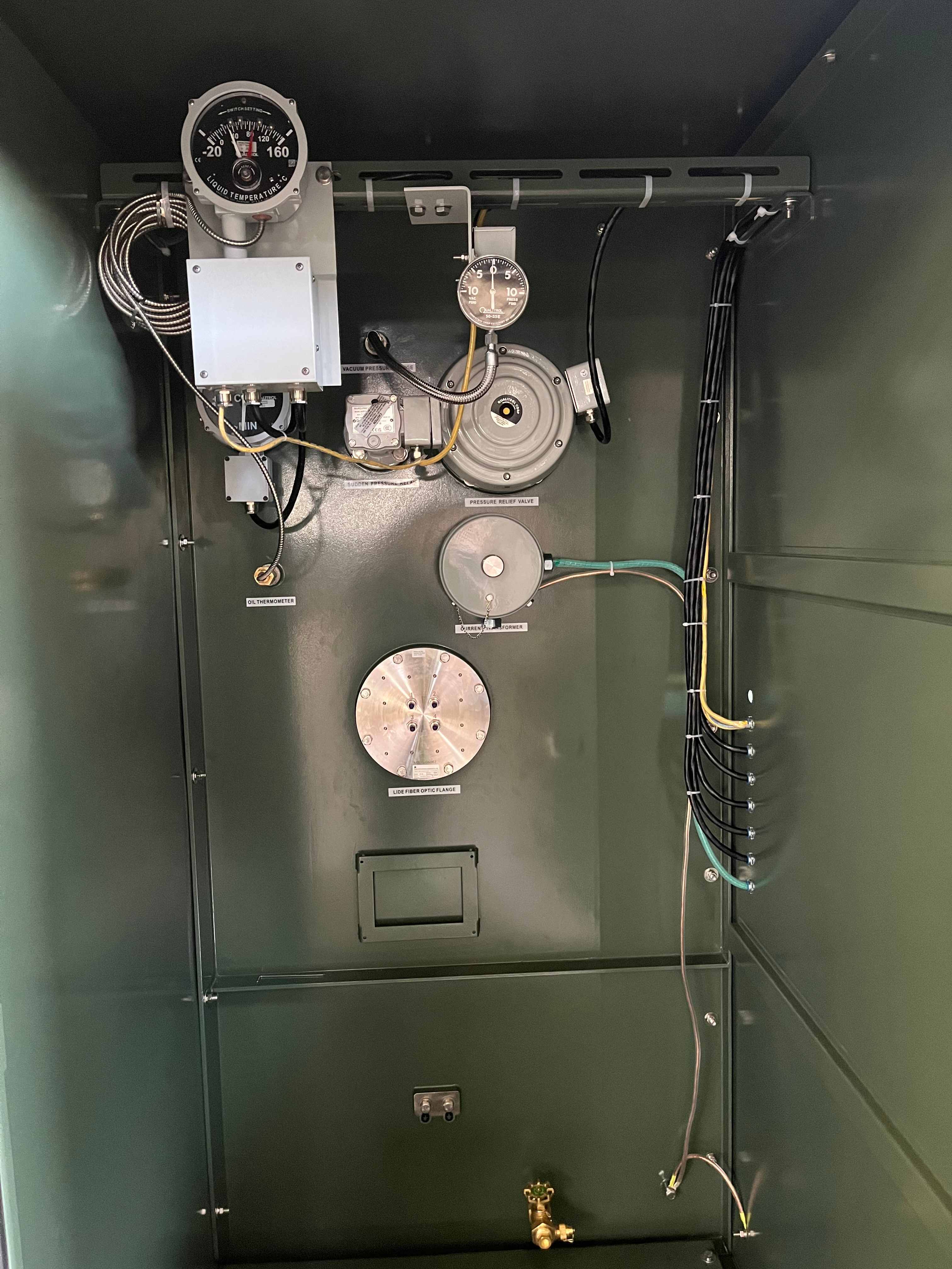 1MVA 34.5kV Pad-Mounted Zig-Zag Grounding Transformer NEMA 4X 316 Stainless Steel Enclosure CSA Standards