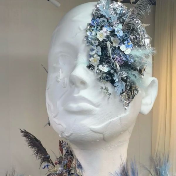 Artistic Human Face Sculpture with High Heel Support - Black Fiberglass Face Figure for Luxury Interior Design