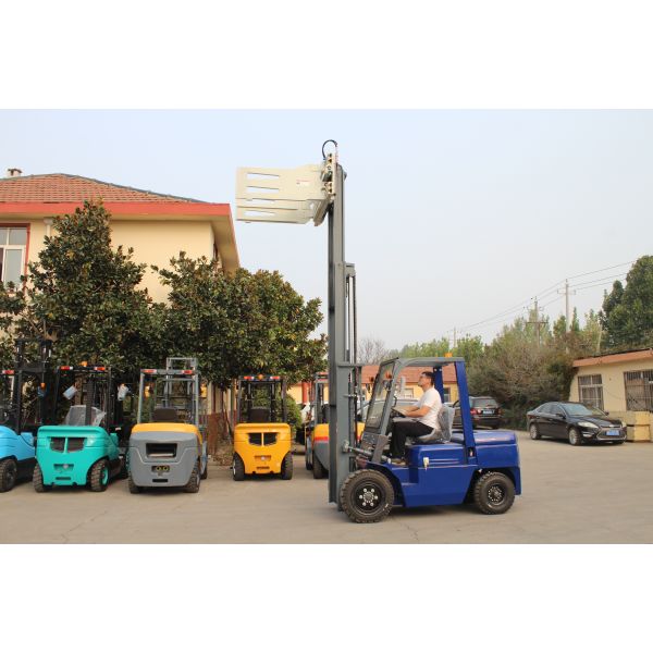 Diesel Forklift Truck 4.0 Ton CPCD40 with 5m Mast for Logistics Center Use