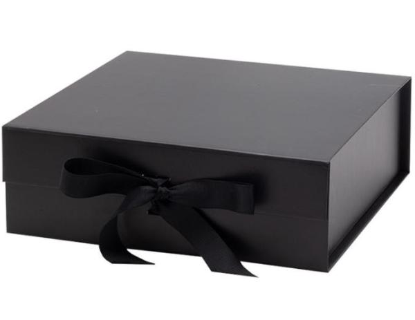 PMS Mildewproof Garment Gift Boxes Large Black Cardboard Magnetic Closure FSC