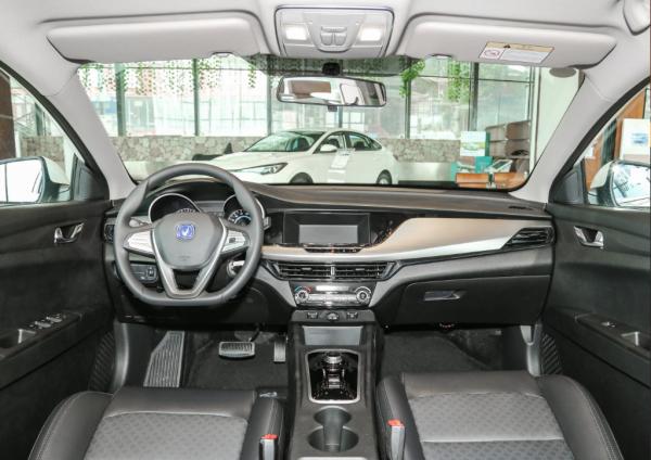 Eado EV460 Changan Car Compact Sedan EV 5 Doors 5 Seats