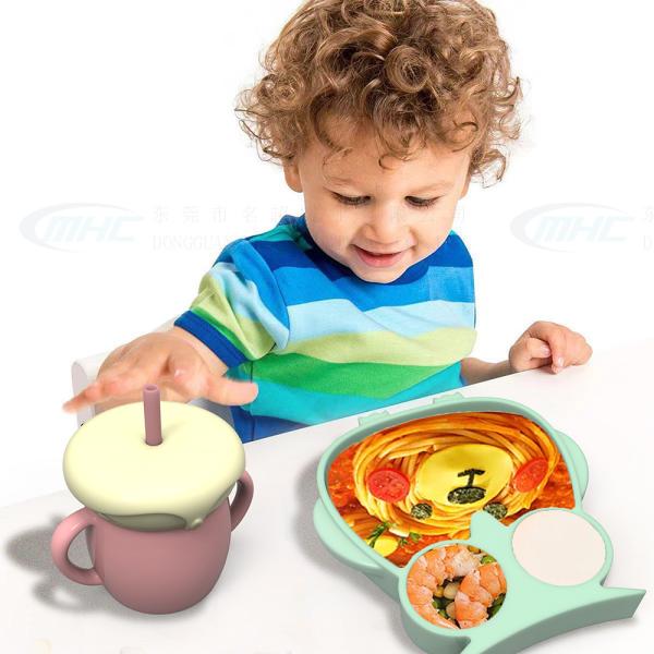 MHC Bufa Produtos de alimentação para bebés Conjunto de alimentação de silicone Copo de tampa de colher para amamentação de bebês