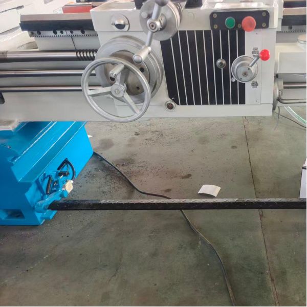 CA6140 High-Precision Manual Lathe - 400mm Swing Over Bed