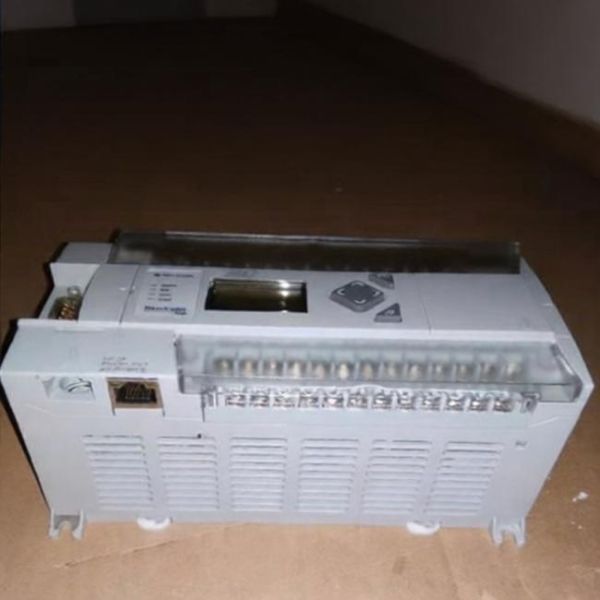 MICRO LOGIX 1400 MAK 6M25 Marine Cylinder Heads , Main Engine Cylinder Head With Valve Seat / Guide