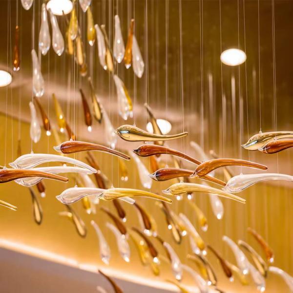 Decoración a medida en forma de pez departamento de ventas mesa de arena candelabra creativa modelado centro comercial restaurante olla caliente restaurante lámparas de ingeniería no estándar