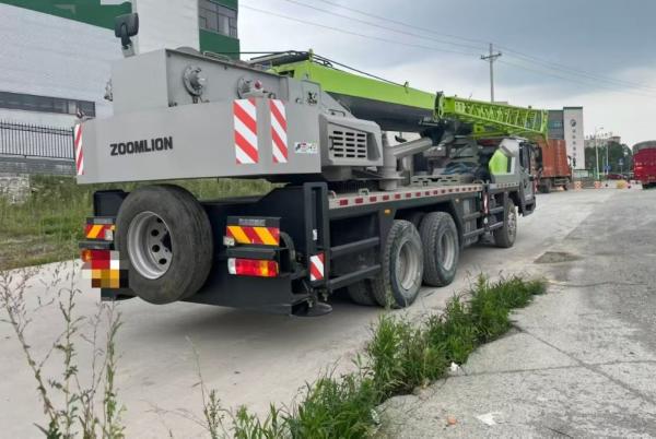 2020 Zoomlion 250A Truck Crane 25 Tons Lifting Capacity 41 Meters Main Boom Length Used for Heavy Lifting