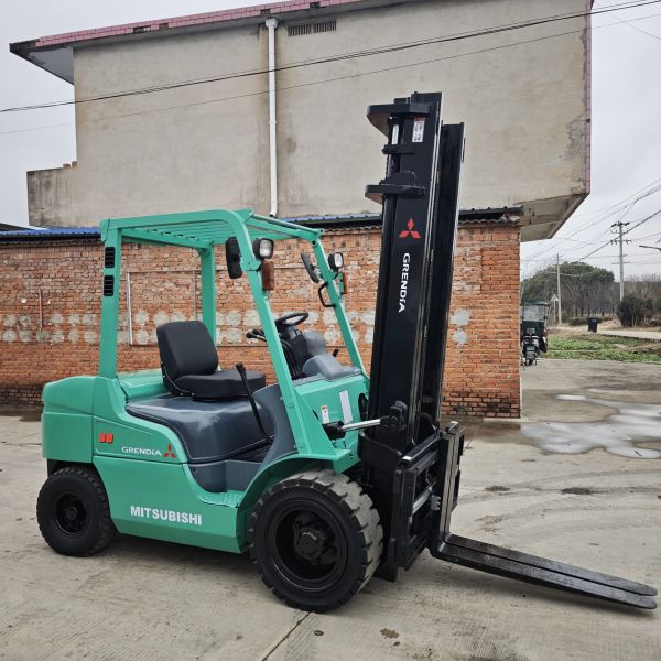 Used  Mitsubishi Forklift 3 Ton diesel Engine Used Construction and Transporting Machine