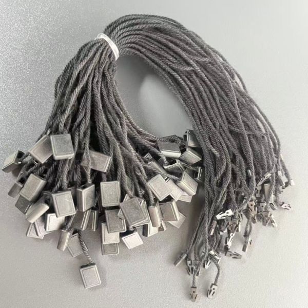 Black Hang Tag String Cotton Material Thickness 0.2mm Ideal for Apparel Labeling and Product Identification