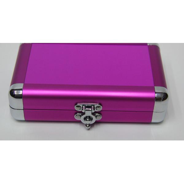 Anodisez la petite caisse en aluminium de rose