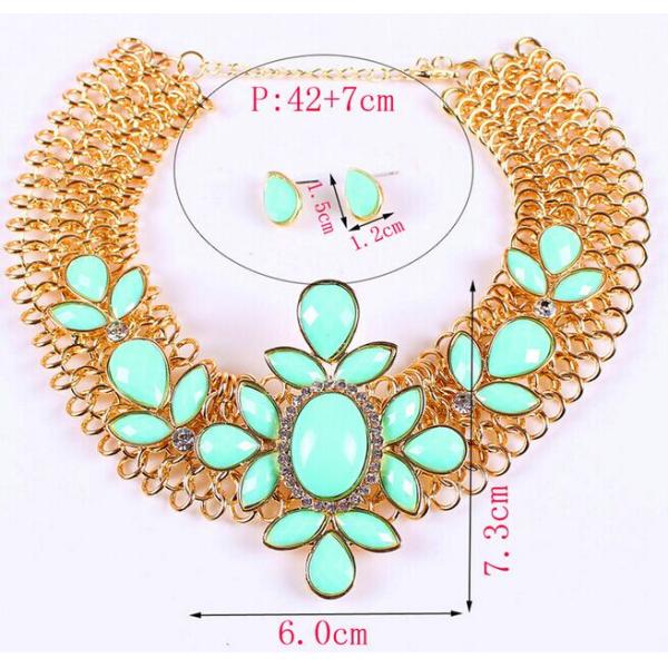 Wide chain of fashion metal decorative resin flower necklace exaggerated