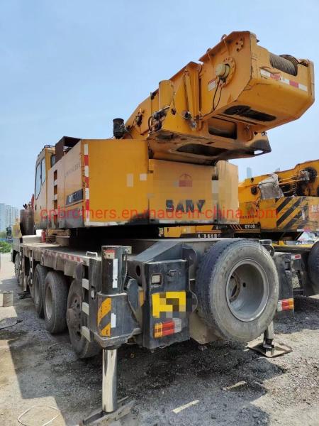 130 tonnes d'équipements de levage mobiles utilisés pour le levage