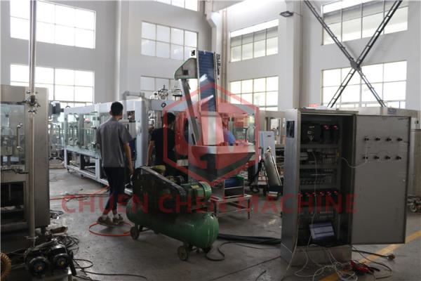 Double Vaccum Plastic Bottle Carbonated Beverage Filler With Counter Pressure Method