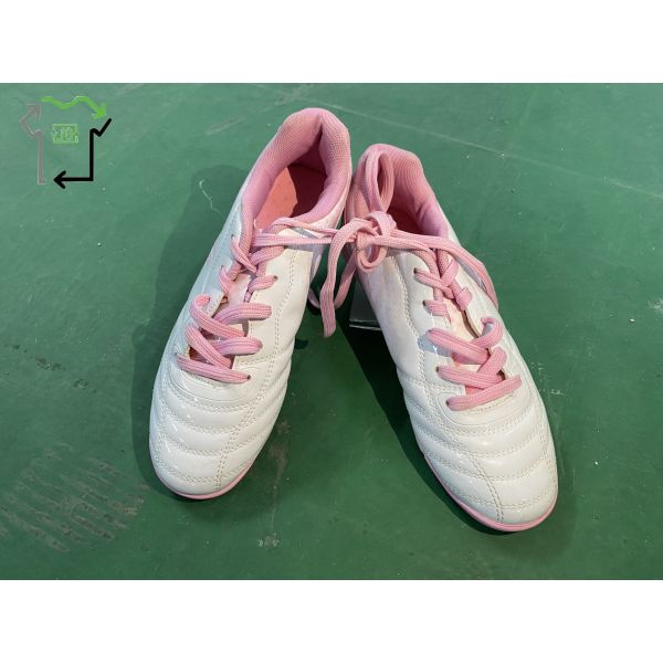 Mixed Styles Second Hand Football Shoes Chinese Branded Used Children Soccer Shoes