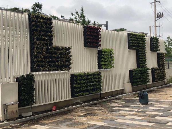 Plastic HDPE Greening Planting Pot Stackable Vertical Wall Planter System for Garden