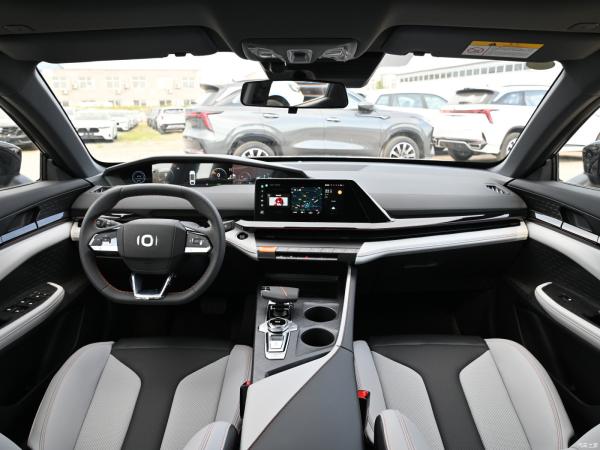 Tipo de combustível híbrido plug-in Changan Qiyuan A06 SUV Carro com caixa de velocidades automática