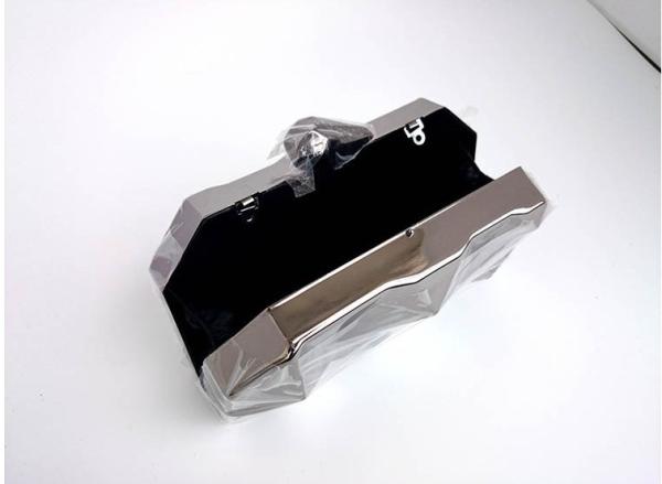 New metal diamond fashion clutch bag dinner diagonal portable shoulder bag woman packet will