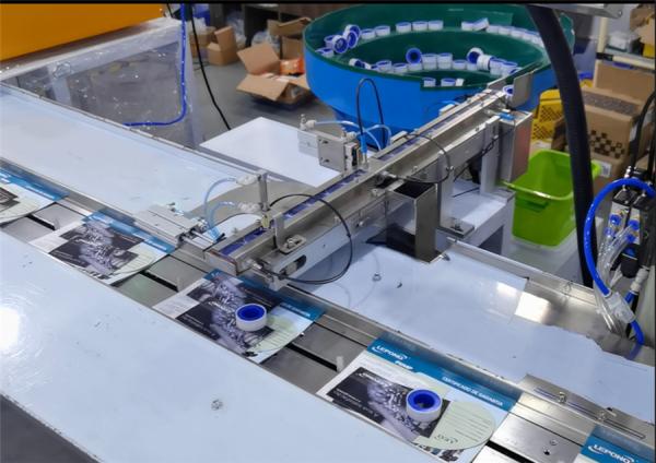 Automatic Bagging Pillow Packaging Machine for casters/manuals/masks/hotel supplies/tableware/furniture accessories
