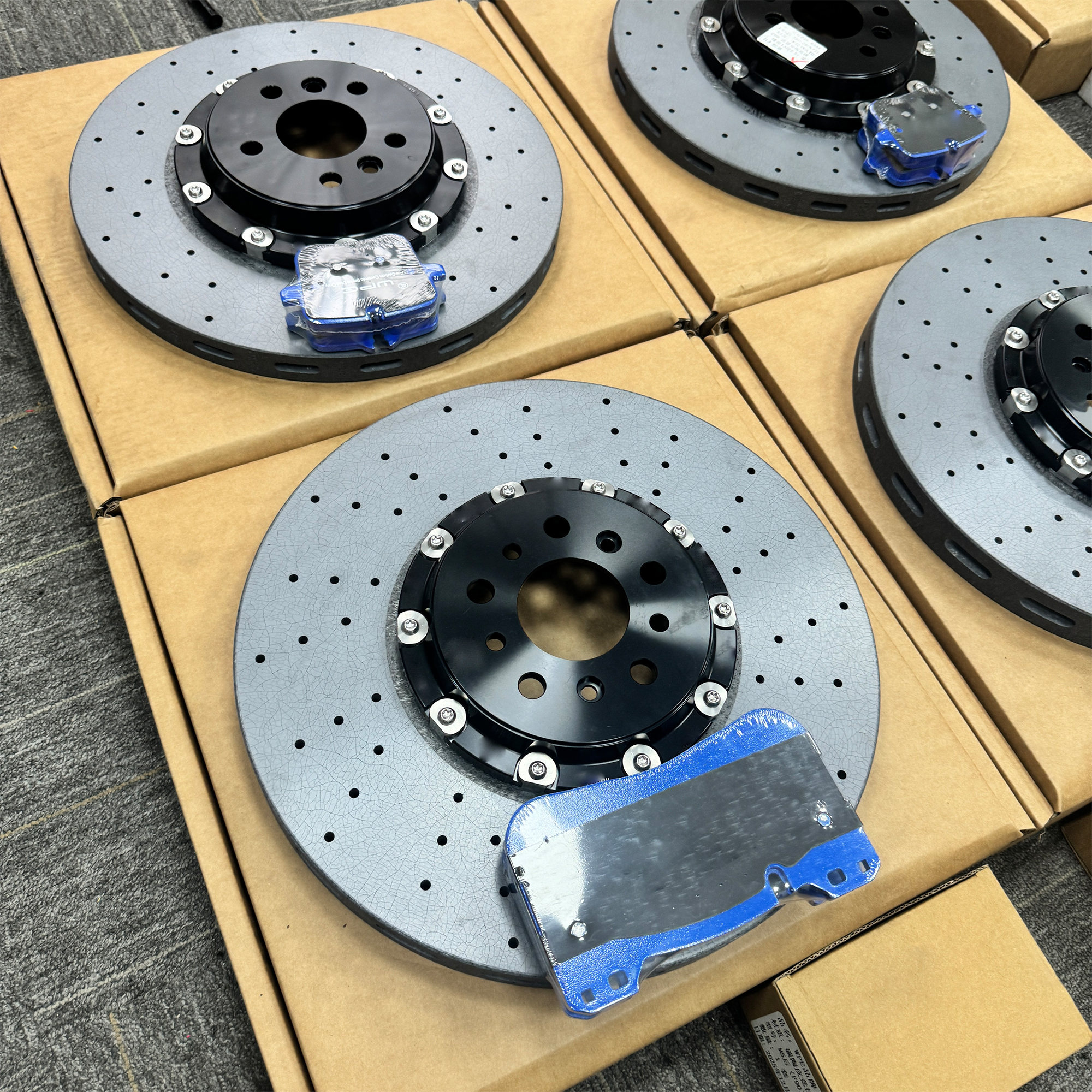For Mercedes-Benz GLE GLS  OEM A1674218200 Carbon Ceramic Brake Discs Direct Replacement for Original Iron Discs