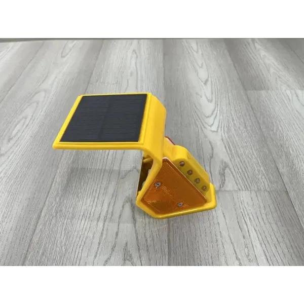 New Design Highway Guardrail LED Light Flashing Steady Reflector Solar Trapezoid Delineator