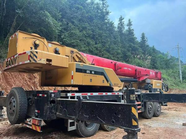 Crane de camion 75T d'occasion Machines de construction Crane télescopique montée sur camion Crane mobile
