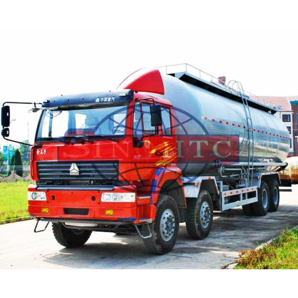 8x4 Dry Bulk Cement Truck HW76 / HW79 Cabin Model Low / High Roof Cabin