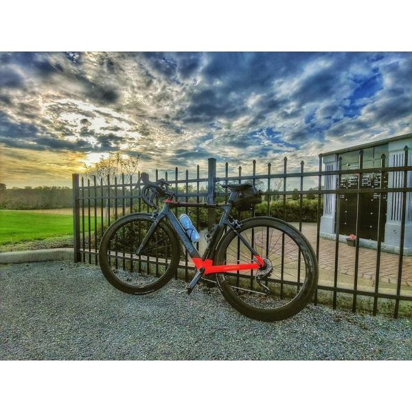 8.4kg SAVA Full Carbon Road Bike , Hydraulic Disc Brake T800 Carbon Fiber Bike