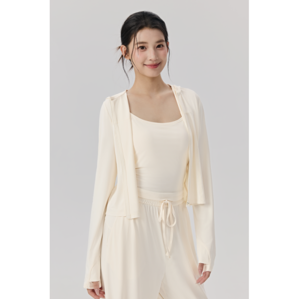 Cream Cropped Zip-Up Hooded Jacket UPF 50+ Sun Protection Lightweight Breathable Fabric for Yoga and Daily Wear