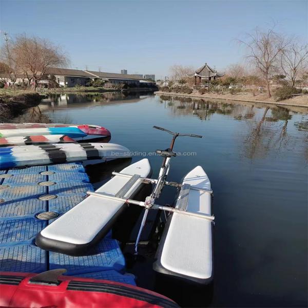 Desportos aquáticos ao ar livre Bicicleta aquática de metal com bicicleta de hélice flutuante inflável