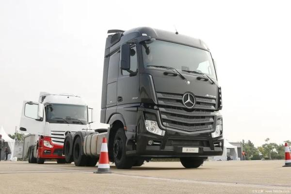 ESC Equipped 2023 Mercedes Benz 480hp Large Heavy GVW 26000kg Curb Weight 9300kg 6*4 Truck Tractor Head with 10 Tires