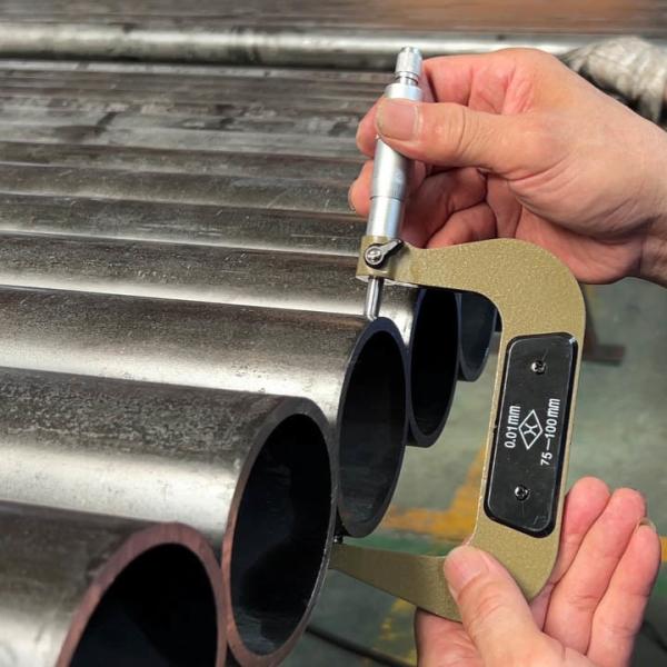 Grade 4130 Chromoly Oil Drilling Pipe - High-Strength Corrosion Resistant Seamless Steel Tubing for Oil Well and Mining Applications