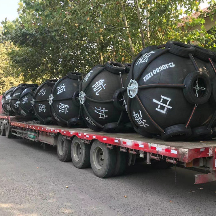 Factory Directly ZHH Brand Shandong Origin Pneumatic Natural Rubber Fender with Factory Price for Boat & Ship