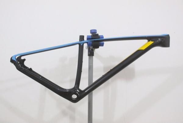 Quadro de bicicleta de montanha de carbono 29er de fibra de carbono T800 12 mm através do eixo BB30 Tubos de cabeça cônicos