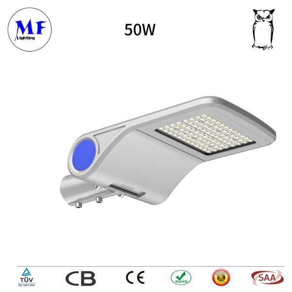 IP66 5 ans de garantie 30-240W LED Street Light Pour école de jardin