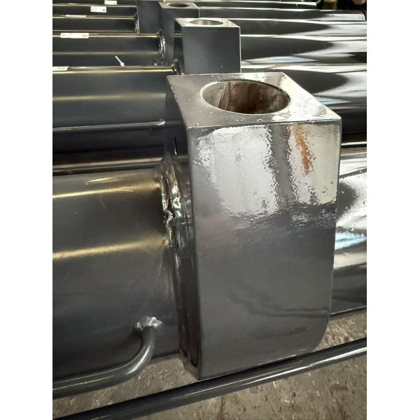 Lifting Double Hydraulic Cylinder With Hard Chrome Plated Intermediate Pivot Pin