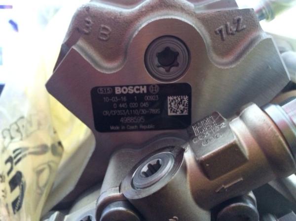 Geniune New BOSCH Fuel Injection Pump  0445020045 for komatsu 6754-71-1012 PC200-8  injection pump