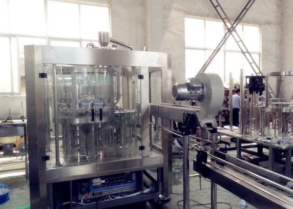 Garrafa automática tampão de parafuso plástico conduzido bonde carbonatado da máquina de enchimento da bebida